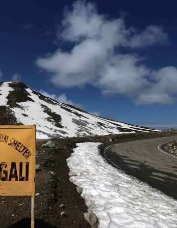 Peer-Ki-Gali receives season’s first snowfall, rain lashes J&K parts