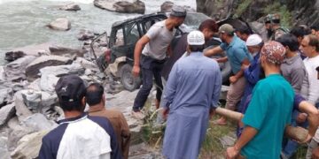 9-year-old among 5 killed, 8 injured in Karnah accident