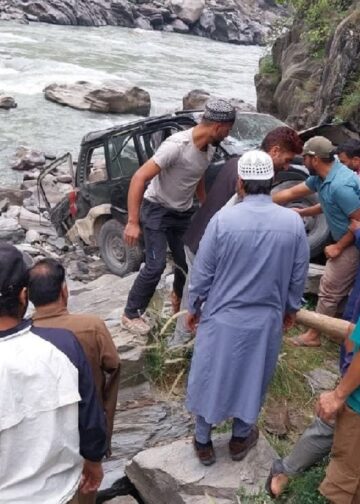 9-year-old among 5 killed, 8 injured in Karnah accident