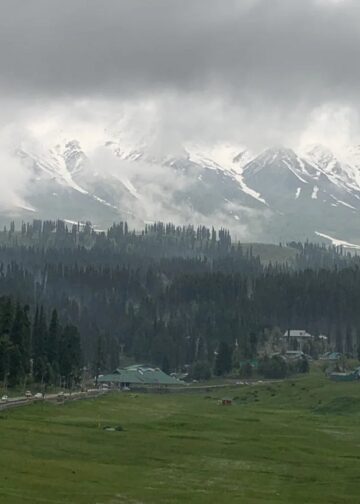 Fresh snow blankets Affarwat peak in Gulmarg; rain sweeps J&K