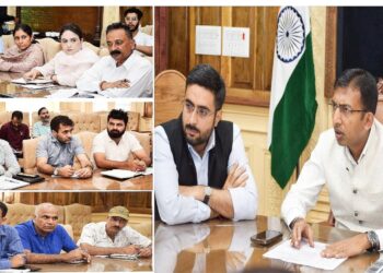 Ensure clean drinking water for staff, filling trains: Div Com Kashmir