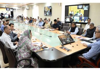 Address gaps in manpower, equipment, infra: CM to Health Dept