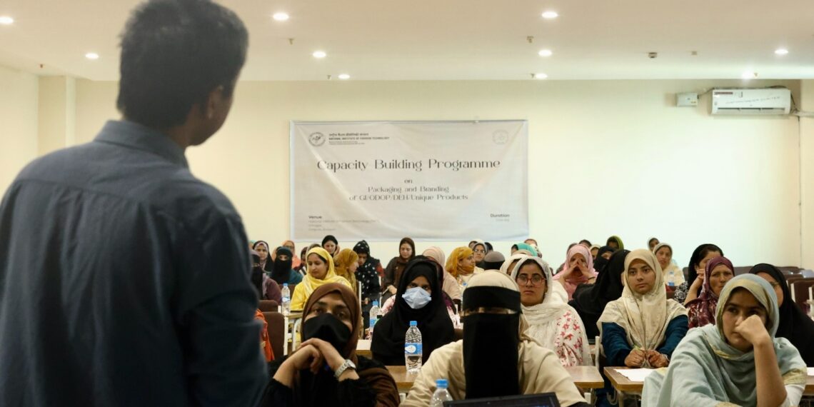 1000 artisans, weavers get capsule training in branding, packaging by Handicrafts Dept, NIFT