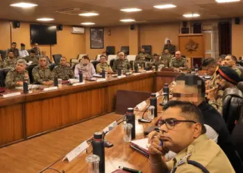 Northern Army Commander reviews security in Srinagar