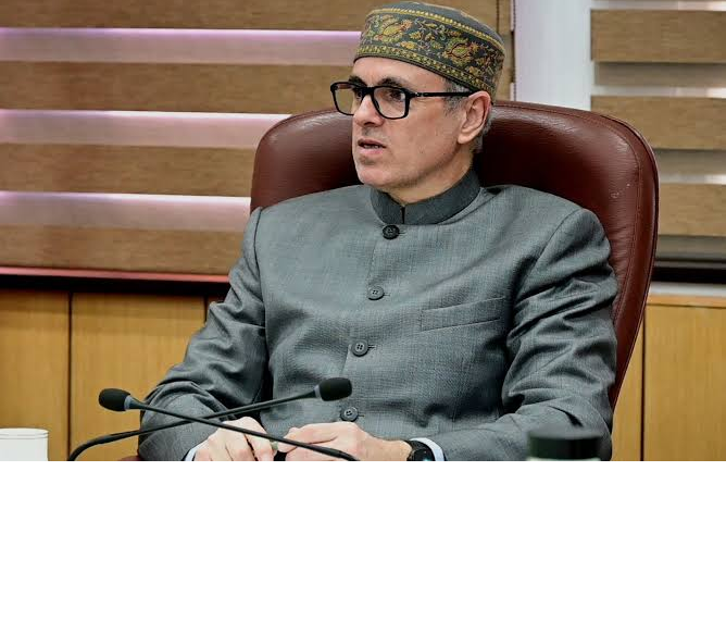 === Stranded Umrah pilgrims in Saudi === J&K Govt coordinating with MEA, says CM Omar