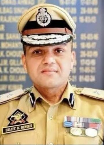 IGP Kashmir pays obeisance, reviews security