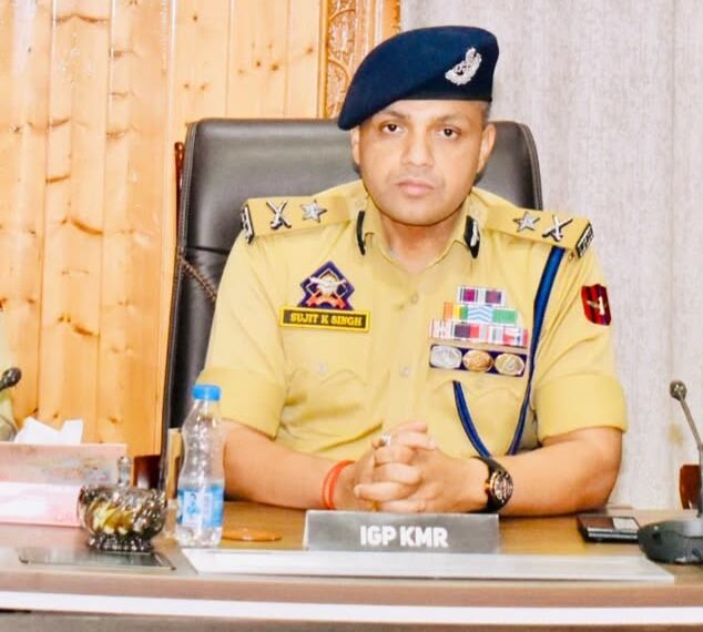 Take effective action against OGWs, hybrid terrorists: IGP Kashmir