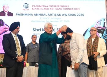 Pashmina artisans true custodians of J&K’s cultural heritage: LG Sinha