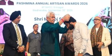 Pashmina artisans true custodians of J&K’s cultural heritage: LG Sinha