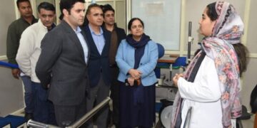 NHM Director NHM reviews Children’s Hospital Bemina services