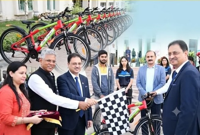J&K Bank MD flags off 71 bicycles at IIM Jammu under CSR