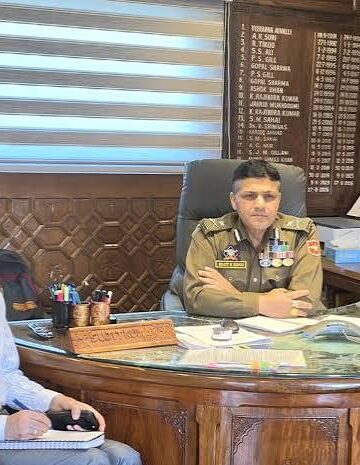 Adopt ‘SMART Policing,’ ‘Digital Beat Policing’: IGP Kashmir directs police stations