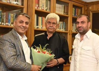 Union MoS, delegations call on LG Sinha