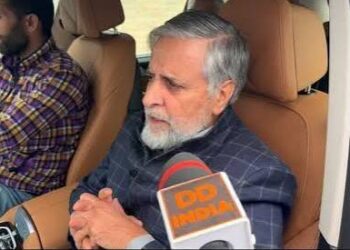 MP Mian Altaf visits GMC Anantnag