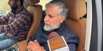 MP Mian Altaf visits GMC Anantnag