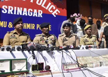 Inter-state drug network busted in Sgr, 8 arrested, huge haul seized