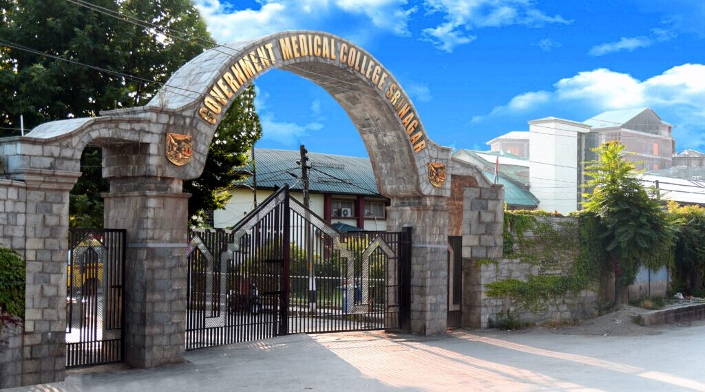 GMC Srinagar faces shortage of 347 faculty, 1,853 non-gazetted staff