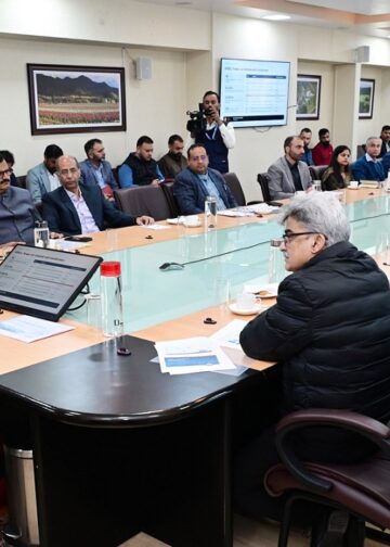 CM reviews winter preparedness, stresses coordinated snow clearance