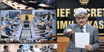 Vigilance Awareness Week : CS administers integrity pledge to officials