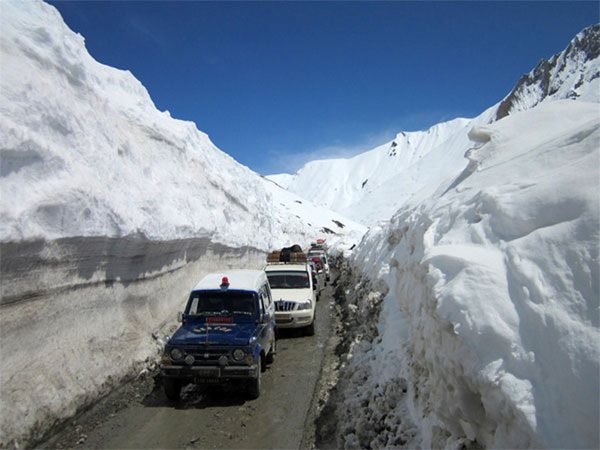 Vehicular movement restricted on Zojila Axis from Oct 28 to 30