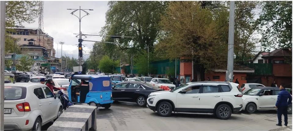 Pedal Through Paradise : Traffic diversions in Srinagar today for