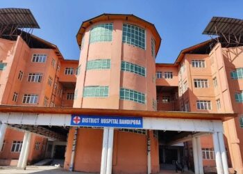 Bandipora traders threaten hunger strike over doctor shortage