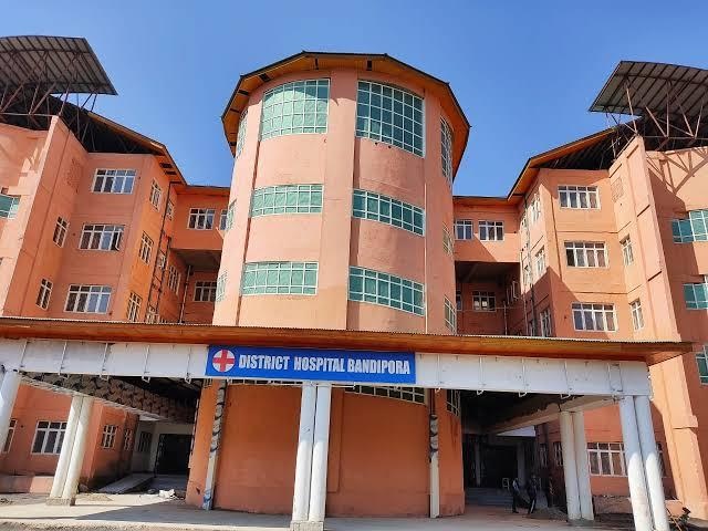 Bandipora traders threaten hunger strike over doctor shortage