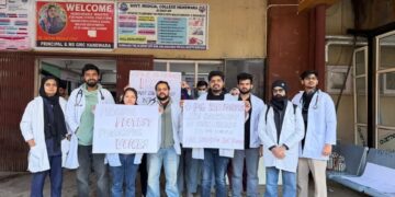 GMC Handwara PG residents protest, demand stipend hike